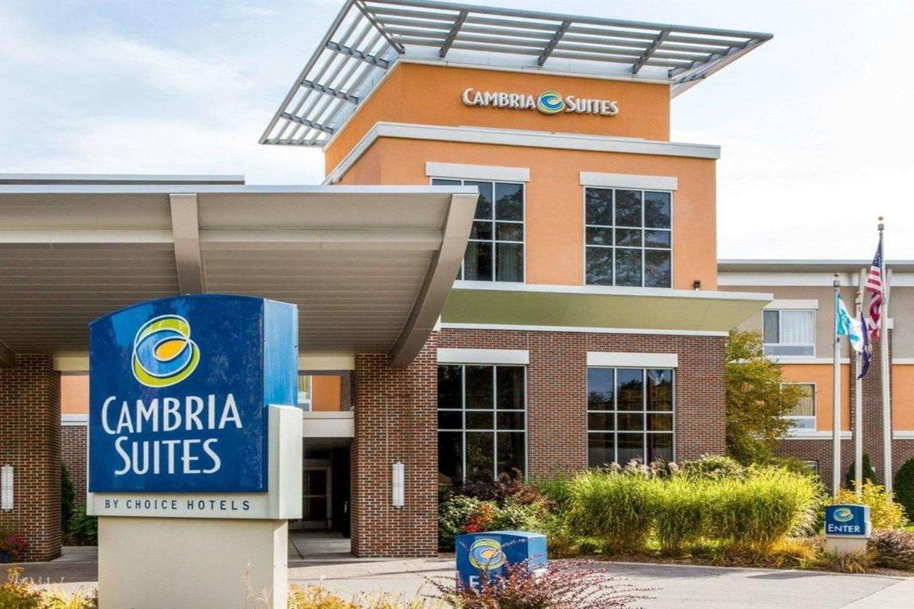 Cambria Hotel Traverse City Exteriör bild