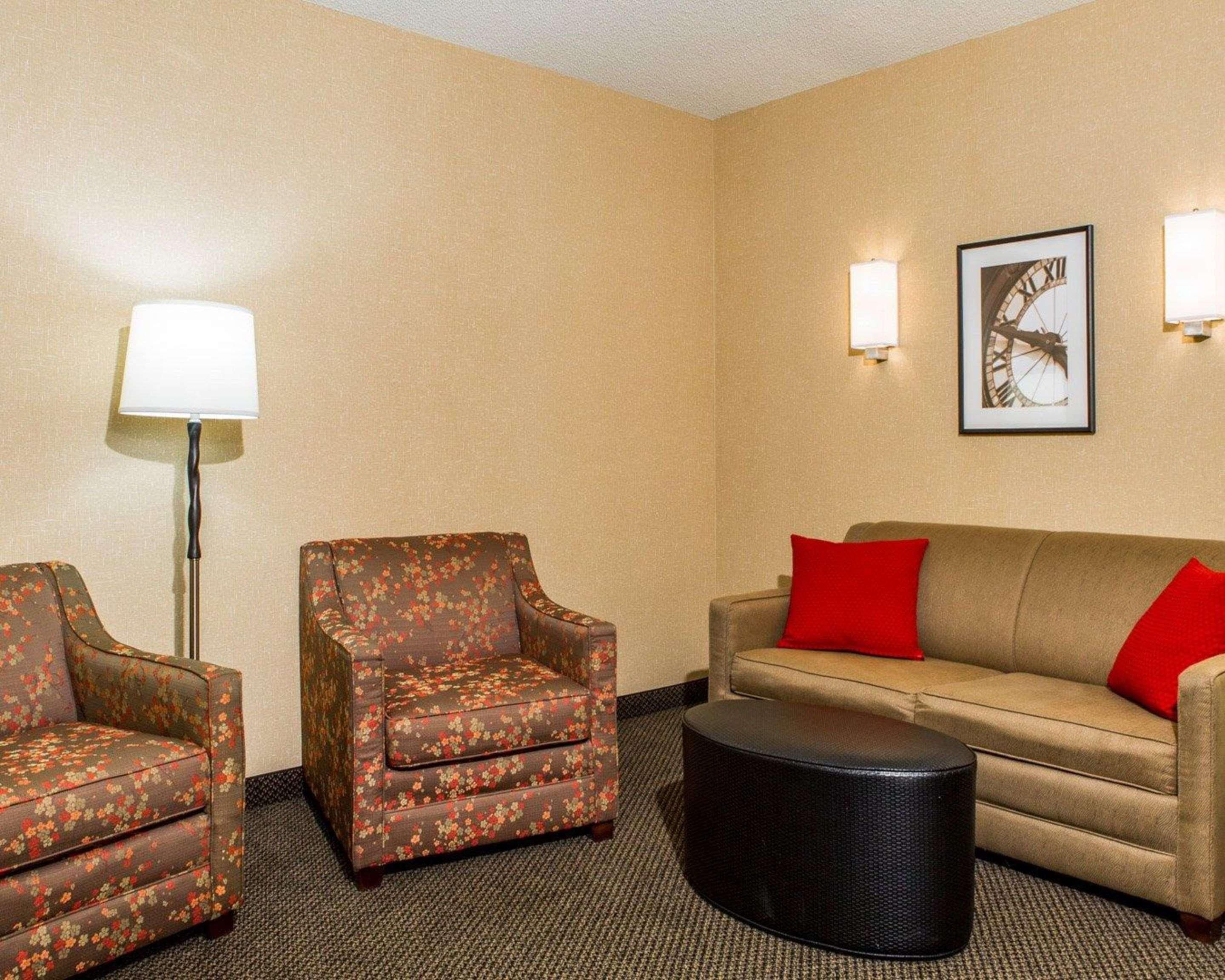 Cambria Hotel Traverse City Exteriör bild