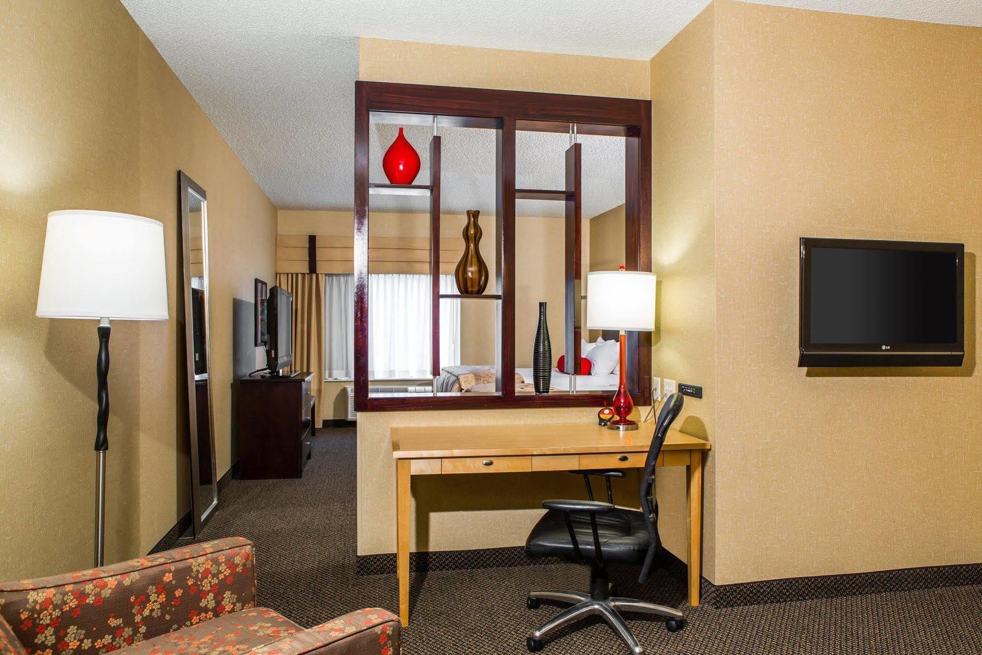 Cambria Hotel Traverse City Exteriör bild